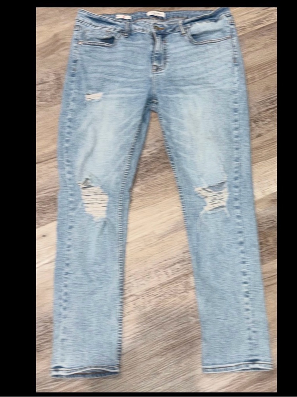 Women's Vigoss Thompson Tomboy Mid Rise Distressed Jeans Size 32 Inseam 27